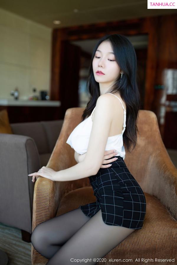 安然Maleah  [XiuRen]高清写真图 2020.10.28 No.2710 安然Maleah第3张图片